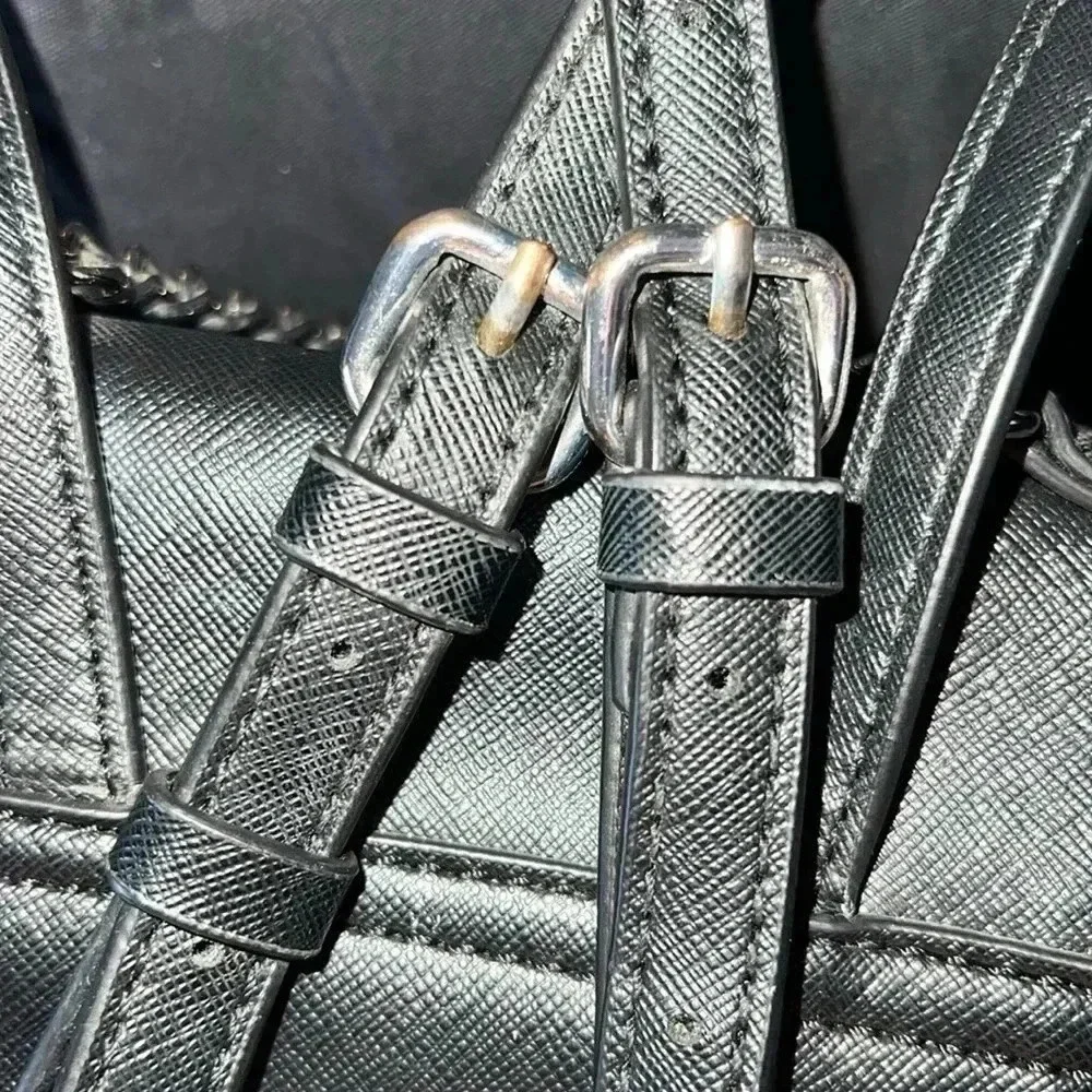 GUESS Los Angeles Unisex Black Vegan Small Silver Tone Hardware
